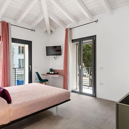 Double D House Panzió Olbia Kültér fotó