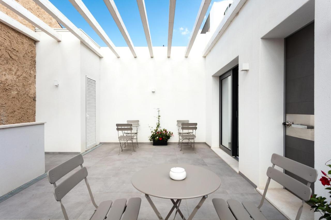 Double D House Panzió Olbia Kültér fotó